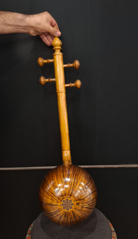 کمانچه کیهان با هاردکیس و آرشه